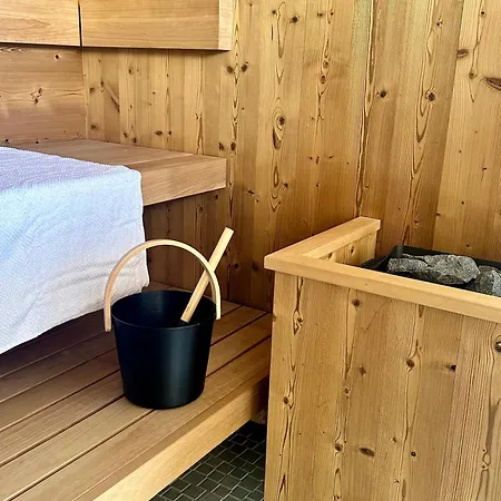 فندق Fraeulein Leni 4*
