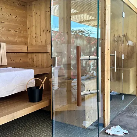 Fraeulein Leni Hotel 4*